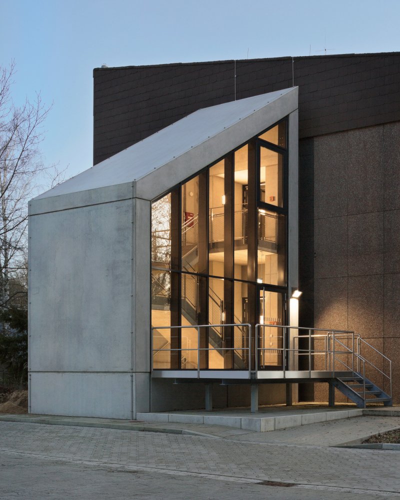 Treppentürme Max-Planck Institut Braunschweig Ansicht Nacht