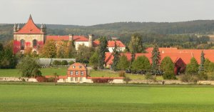 Derneburg_Schloss_Gesamt.jpg
