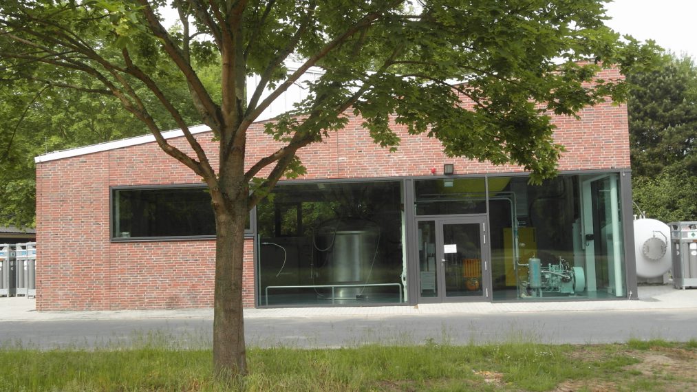 Heliumverflüssigung Physikalische Technische Bundesanstalt Braunschweig